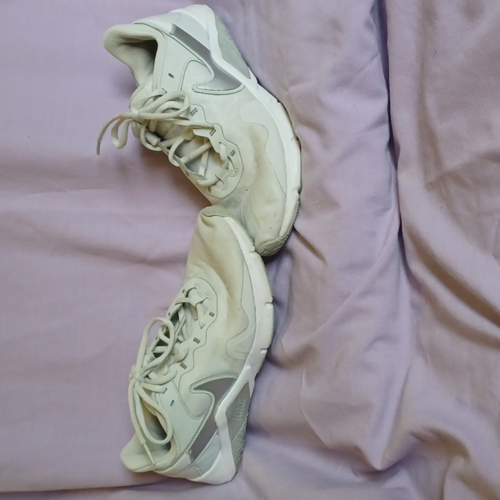 Used women Nike shoes , size 9, gray and white